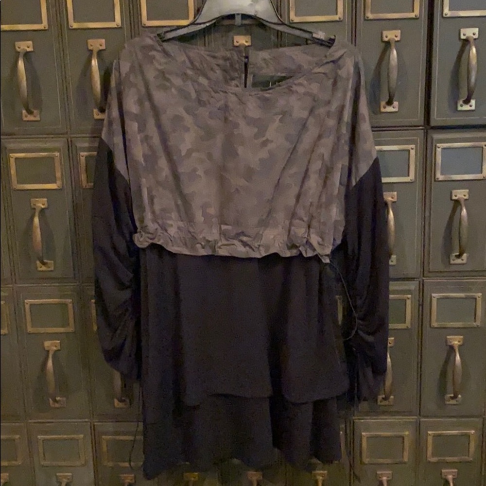 Link Black / Green-Grey Tunic